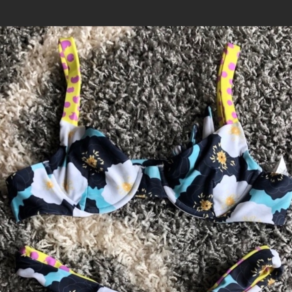 Moana bikini top